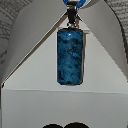 Lapis lazuli cylindric necklace for stress relieve